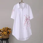 vêtement floral rouge pour femme