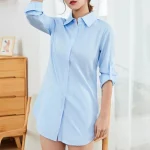 tenue élégante femme en denim bleu