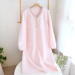 habillez vos nuits avec une chemise de nuit en coton