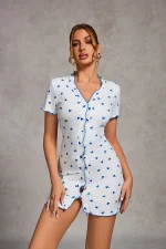 mode féminine chemise de nuit à cœurs romantiques