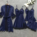 chemise de nuit en satin à motif de noël