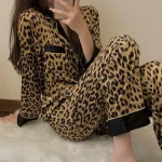 Chemise leopard femme style pyjama